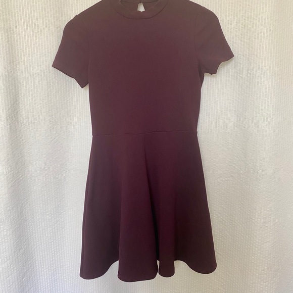 Purple Burgundy Collared Short Sleeve Dress - Picture 6 of 7